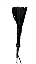 Load image into Gallery viewer, Bare Leatherworks - Handy ThudStinger Flogger (Black)