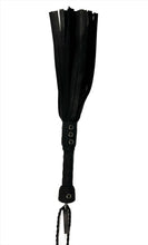 Load image into Gallery viewer, Bare Leatherworks - Midsize Mule Deer Flogger (Black)