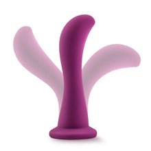Load image into Gallery viewer, Temptasia Bellatrix Silicone Dildo
