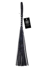 Load image into Gallery viewer, Velvet Noir Chain Flogger - Black
